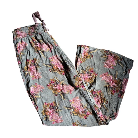 Mudd Wide Leg Guaze Pants Moss Green & Pink Florals - Picture 2 of 5